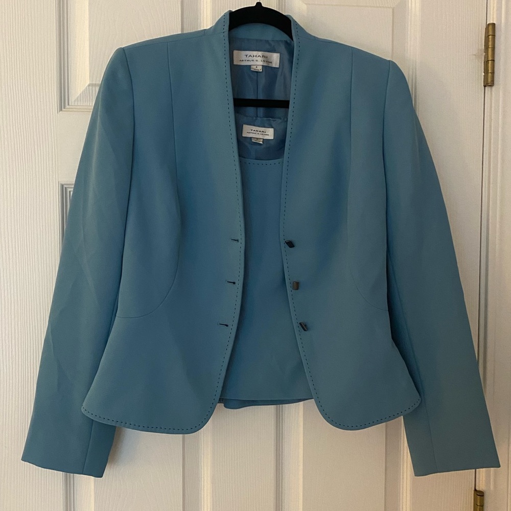 Tahari NWT blazer and shell 2 piece set